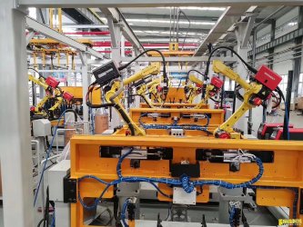 焊接打磨機器人的優勢以及人工打磨操作的缺點