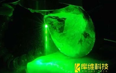光學玻璃加工：水導激光如何實現(xiàn)亞微米級裂紋控制？